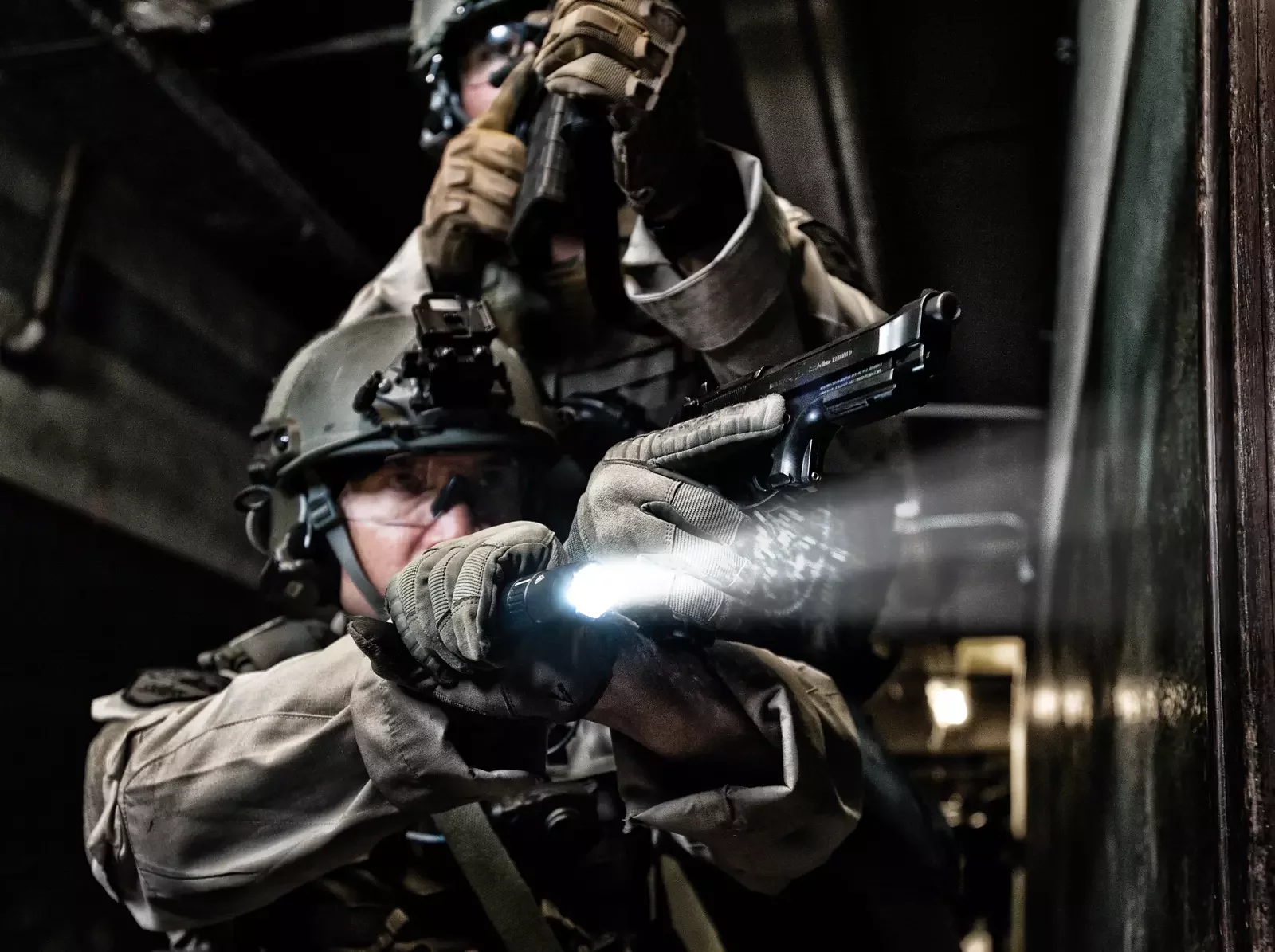 A BRIEF GUIDE ON MILITARY AND LAW ENFORCEMENT TACTICAL GEAR