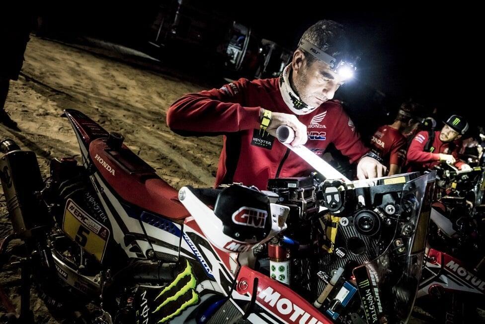 MEET THE MAN BEHIND THE MACHINE :CARLOS SOLANO, OFFICIAL HRC MECHANIC FOR THE DAKAR RALLY 