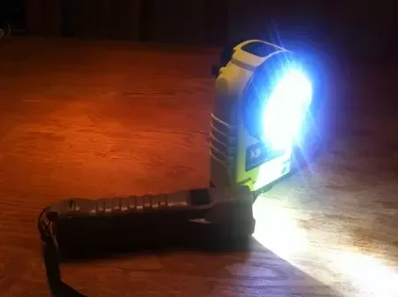 3315  LED REVIEW LIGHT BY GUIDO SIEBERS (NETHERLANDS)