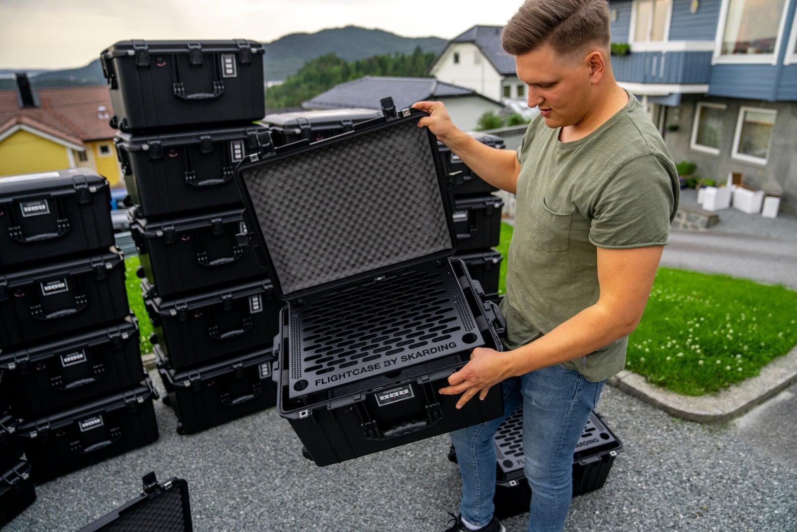 HOW SKARDING HELPS THEIR USERS CUT COSTS WITH INNOVATIVE LIGHTWEIGHT PELI AIR RACK CASES