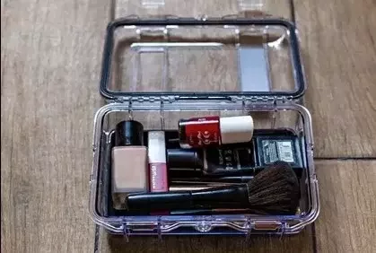 PROFESSIONAL MAKEUP ON-THE-GO: THE IMPORTANT OF HAVING A MAKEUP BAG KIT