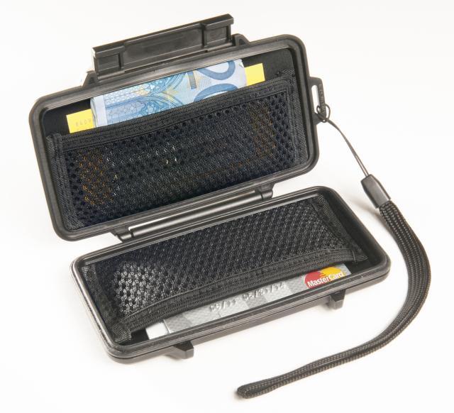 PROGEAR SPORT WALLET: GOOD THINGS COME IN SMALL PACKAGES